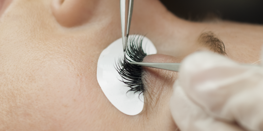 Do Eyelash Extensions Cause Damage?